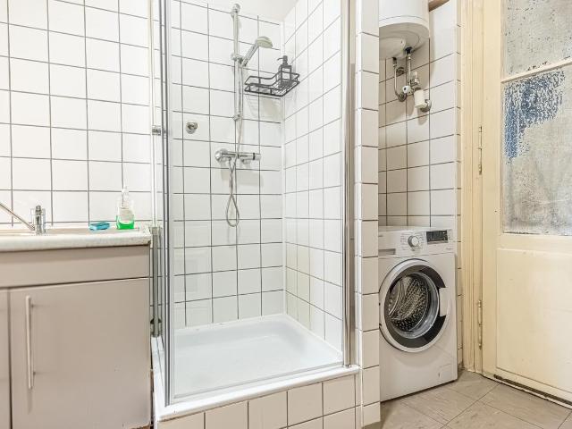 Beautiful 1BR Retreat | Long Term Near Stadthalle, Vienna Amsterdam Apartments for Rent