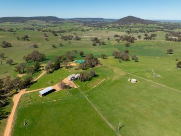 Beautiful 220acres* of open grazing block, with charming homestead