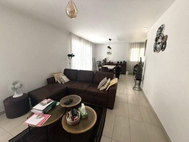 Beautiful 2.5 room apartment with large terrace and parking spaces