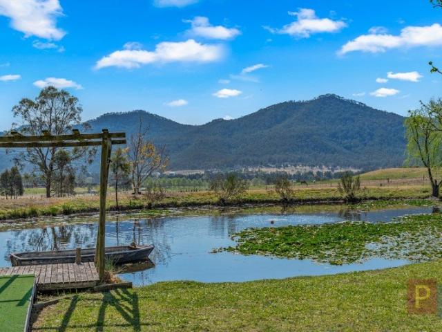 BEAUTIFUL 2.81 ha. SPECTACULAR SETTING!