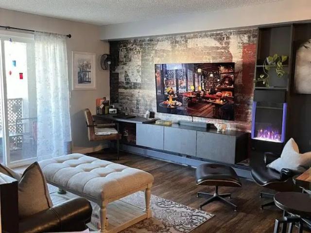 Beautiful 2 bed 1 bath condo. — 2 Bedrooms Condo Unit