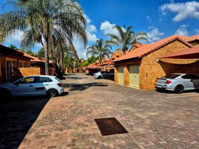 beautiful 2 bed, 2 bath apartment wi.