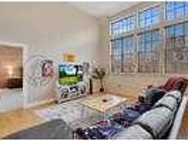 Beautiful 2 Bed, 2 Bath Condo in the Heart of Windsor