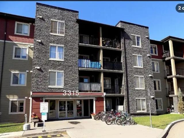 BEAUTIFUL 2 BED 2 BATH & DEN CONDO FOR RENT IN ALLARD — 2 Bedrooms+ Den Condo Unit