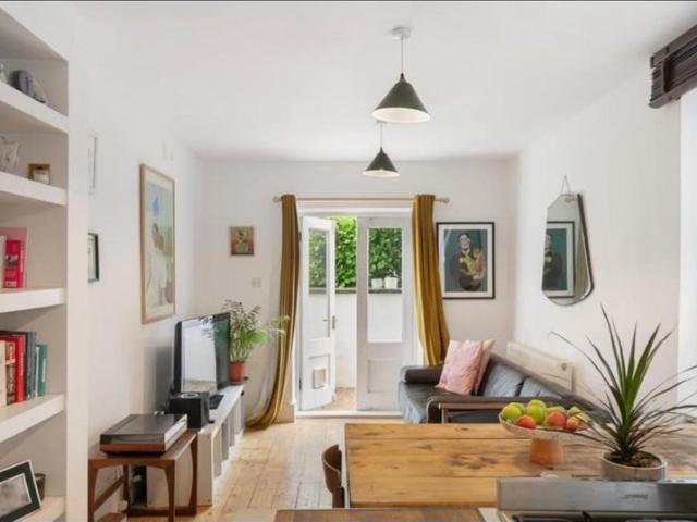 Beautiful 2 Bed Flat with Swimming Pool in SE15
