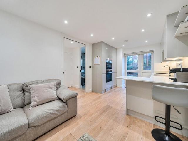 Beautiful 2 bed flat in Central London
