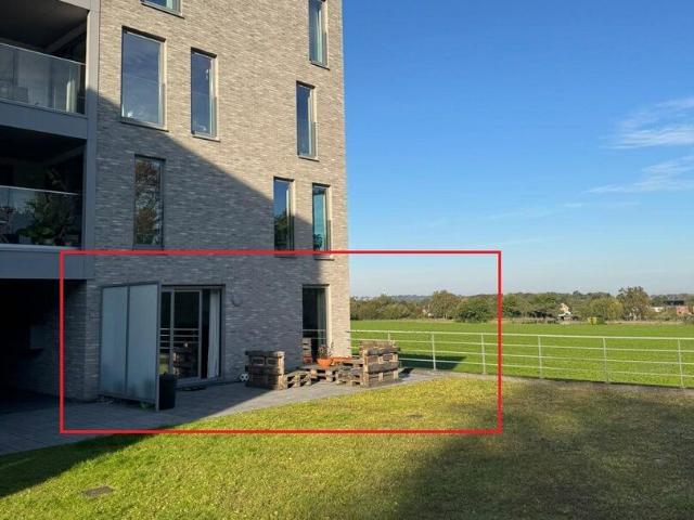 Beautiful 2 bed flat overlooking fields, EPC A