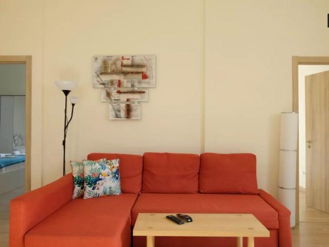 Beautiful 2 bedoom apartment with garden for rent near train station in Oeiras