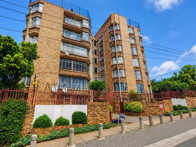 Beautiful 2 Bedroom Apartment To Let!
