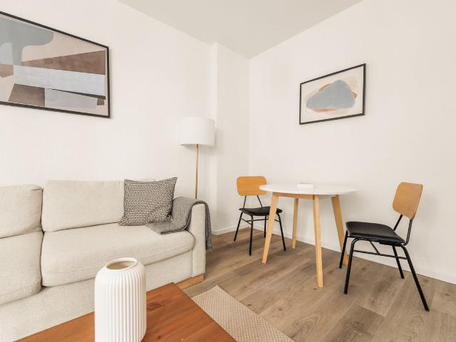 Beautiful 2 Bedroom Apartment with Balcony in Kreuzberg, Berlin Amsterdam Apartments for Rent