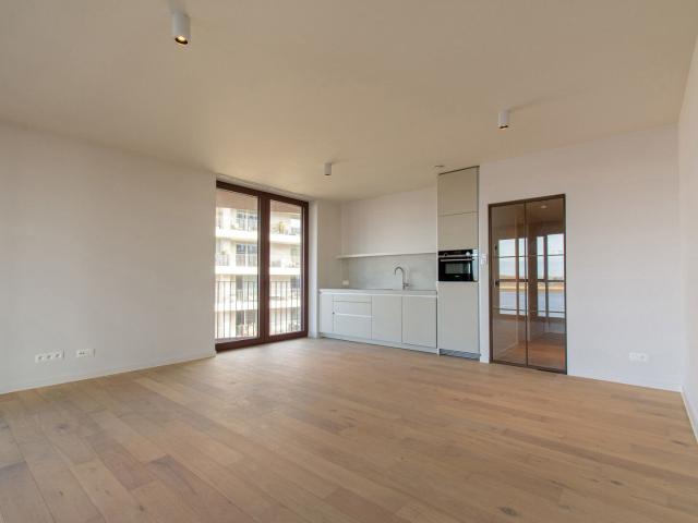 Beautiful 2 bedroom apartment with frontal Scheldt views