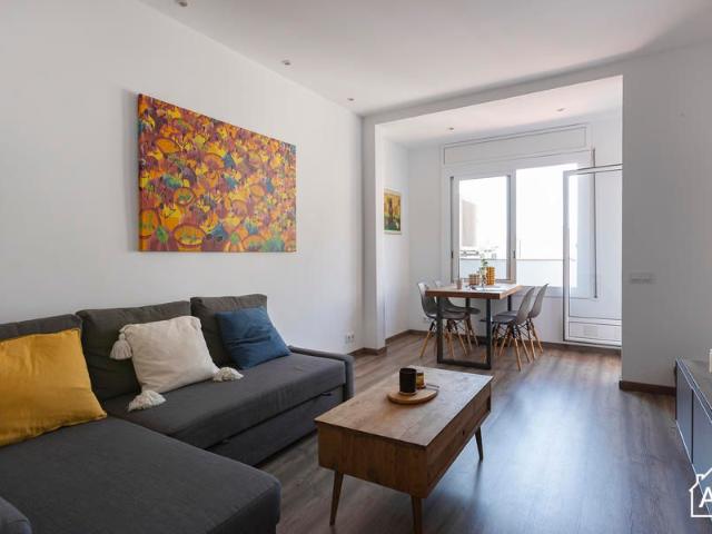 Beautiful 2 Bedroom Apartment with Private Terrace in Gràcia
