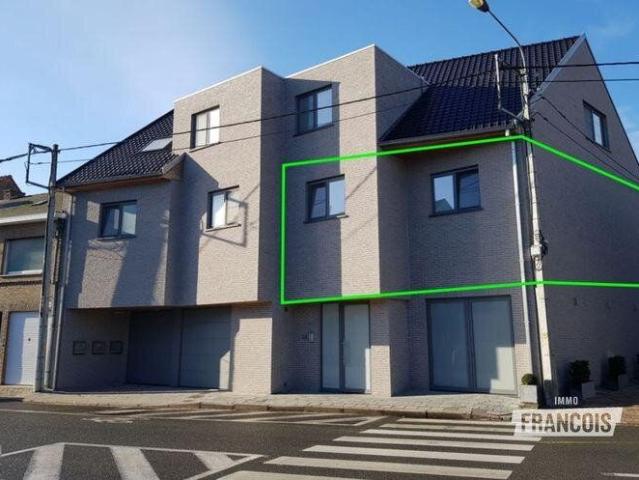 Beautiful 2 bedroom apartment with spacious living terrace