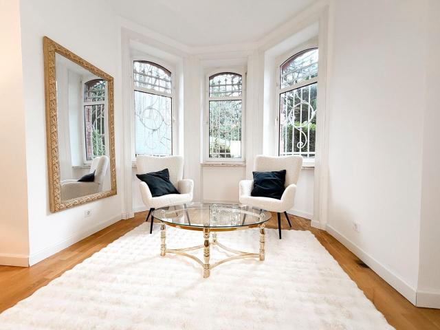 Beautiful 2 Bedroom Apartment with Winter Garden & Private Garden, Wiesbaden Amsterdam Apartments for Rent