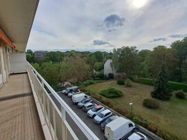 Beautiful 2 Bedroom Apartment with 15 m² South Terrace