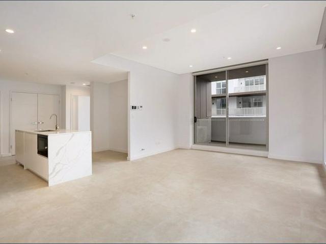 Beautiful 2 Bedroom Apartment Great Location!