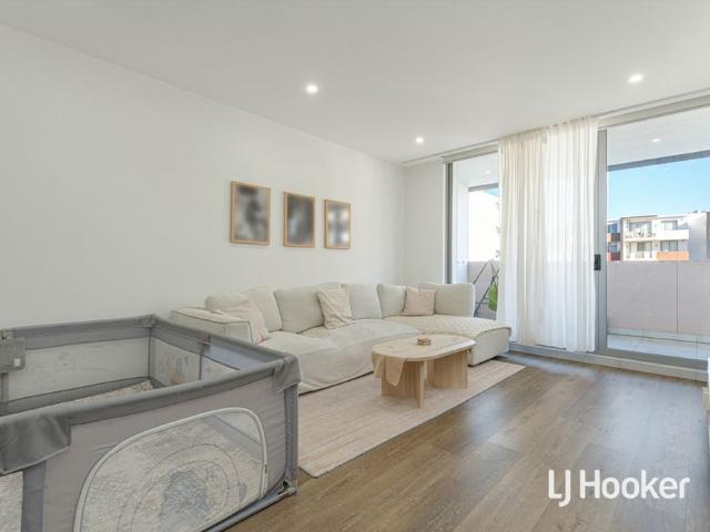 Beautiful 2 Bedroom Apartment Great Location!