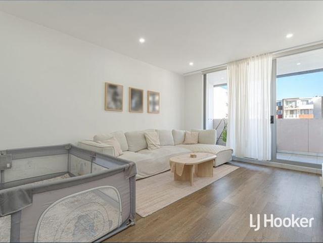Beautiful 2 Bedroom Apartment Great Location!