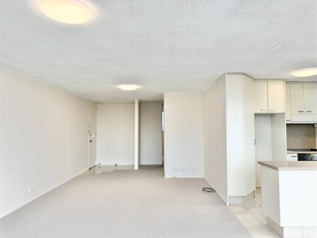 Beautiful 2 Bedroom Apartment in the Heart of Surfers Paradise