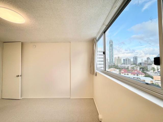 Beautiful 2 Bedroom Apartment in the Heart of Surfers Paradise