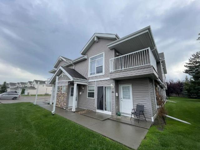Beautiful 2 Bedroom Carriage Style Townhouse in Ellerslie – 150 Edwards Drive SW — 2 Bedrooms Condo Unit