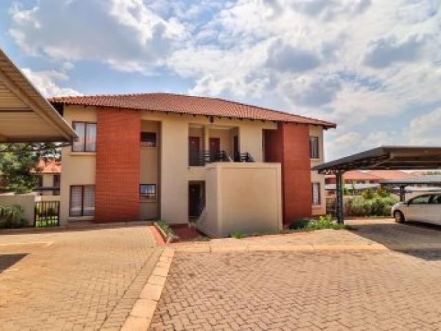 Beautiful 2 Bedroom First floor Simplex