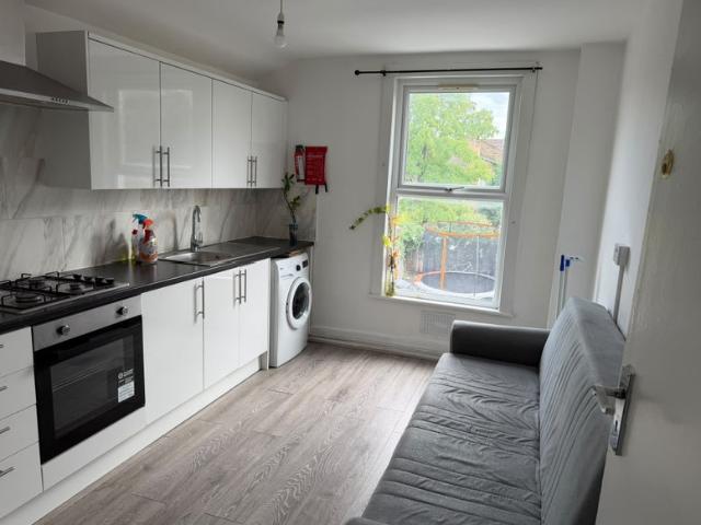 Beautiful 2 Bedroom Flat in Hackney Bills Includ