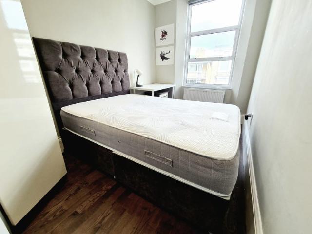 Beautiful 2 bedroom in Earls court