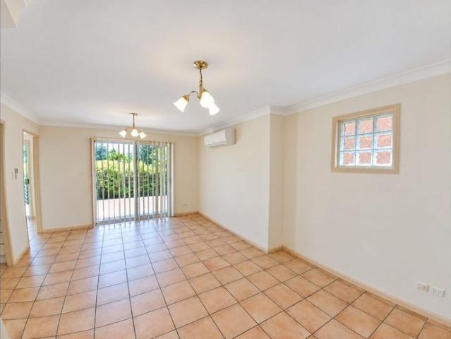 BEAUTIFUL 2 BEDROOM TOWNHOUSE IN A PRISTINE LOCATION!