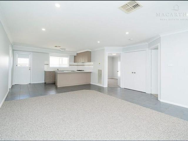 Beautiful 2 Bedroom Unit
