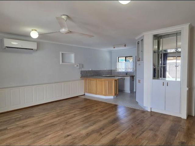 BEAUTIFUL 2 BEDROOM UNIT !