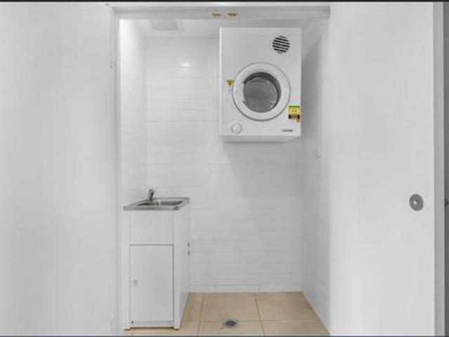 Beautiful 2 Bedroom Unit for Lease in Merrylands!