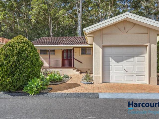 Beautiful 2 Bedroom Villa with Bushland Outlook