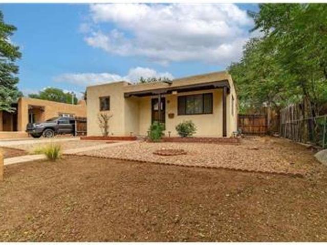 beautiful 2 bedroom 1 bathroom original home!