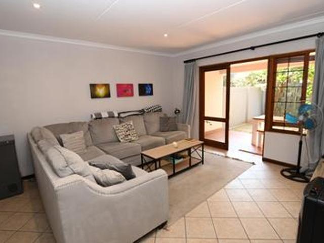 beautiful 2 bedroom 2 bathroom garde.