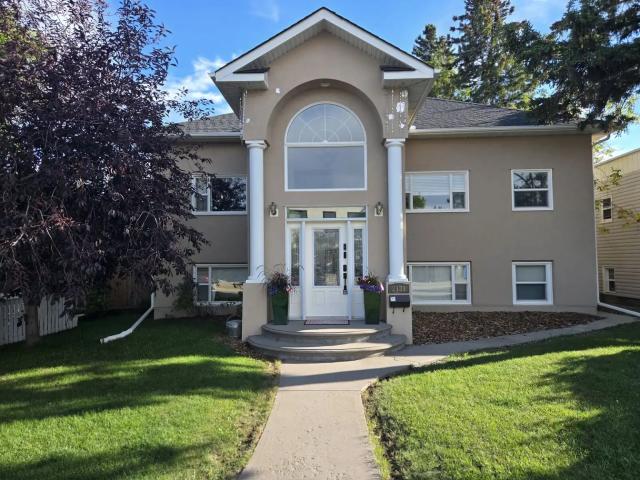 Beautiful 2 Bedroom, 2 Bathroom Modern Interior Home in West Hillhurt