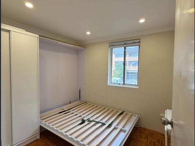 BEAUTIFUL 2 bedrooms Unit close to all Rusell Lea Amenities!