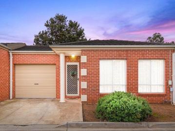 Beautiful 2 bedrooms Unit with 1 bathroom and a single parking space in prime area