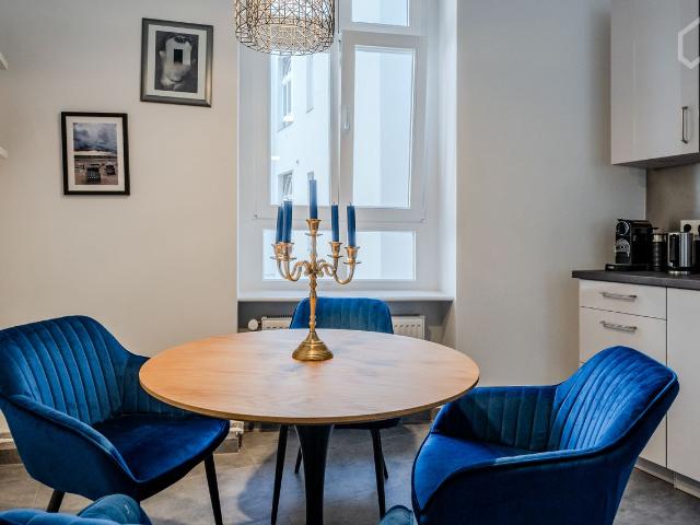 Beautiful 2 room old building apartment in Berlin Halensee, Berlin Amsterdam Apartments for Rent