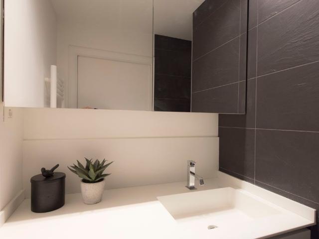 Beautiful 2 room apartment in a modern building, Paris Amsterdam Apartments for Rent