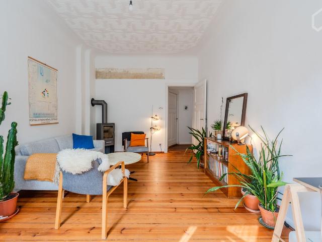 Beautiful 2 rooms Altbau flat in Neukölln/weserkiez with balcony, near canal, Berlin Amsterdam Apartments for Rent