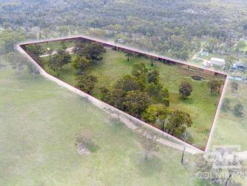 Beautiful 7.5 Acres Fully Fenced & With Building Entitlement