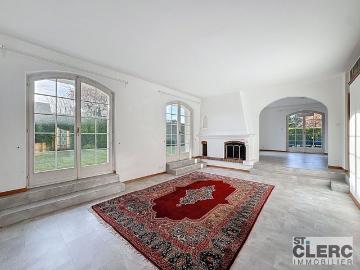 Beautiful 7 room apartment with private garden