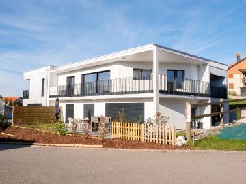 Beautiful 4.5 room apartment in a small residence