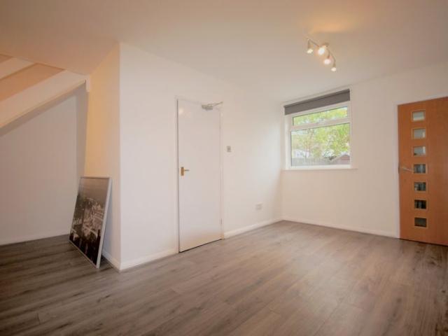 ️ Beautiful 4 Bed House with Garden & Patio