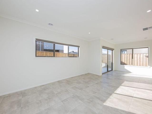 Beautiful 4 Bed Home in Banyan Estate Officer South