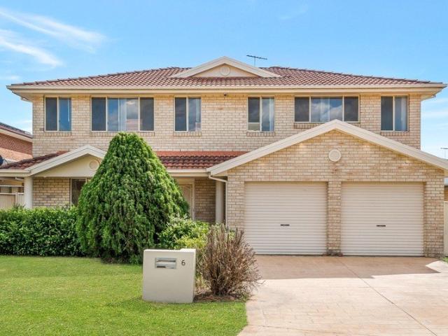 Beautiful 4 Bedroom Family Home in Quiet Horningsea Park Cul De Sac