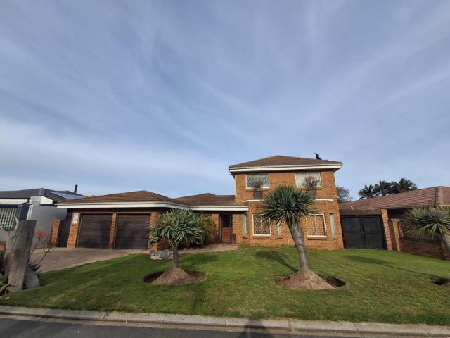 Beautiful 4 Bedroom Freestanding Home to Rent in Welgelegen R29,995.00 1 October 2026