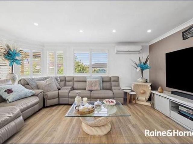BEAUTIFUL 4 BEDROOM HOME + 1 BEDROOM GRANNY FLAT FOR LEASE IN PRESTONS!