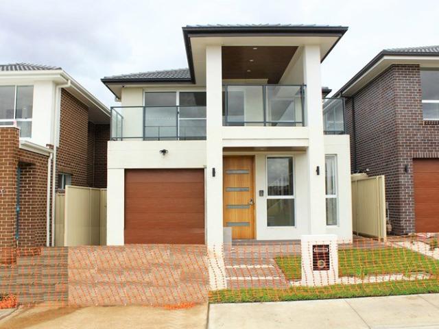 BEAUTIFUL 4 BEDROOM HOME, GUEST/PARENTS ROOM DOWNSTAIRS